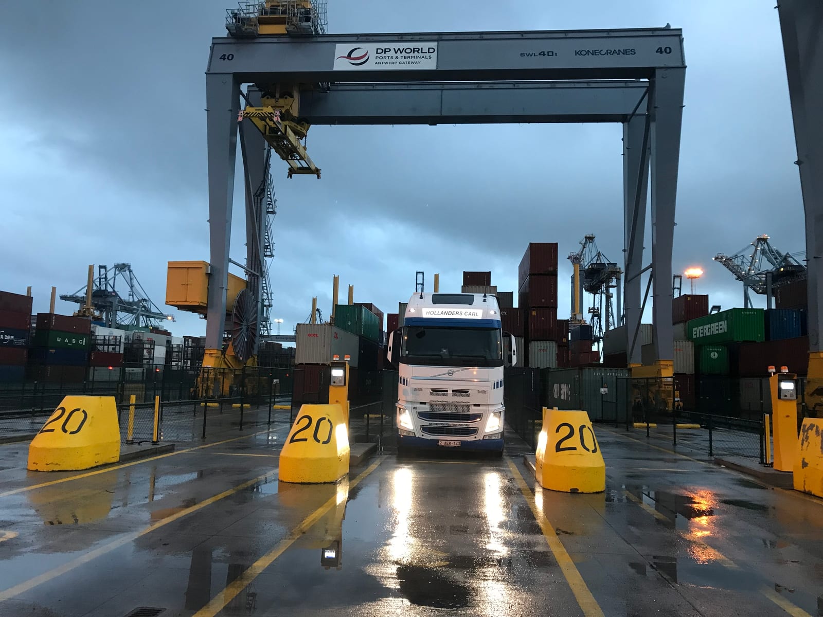 Hollanders Carl vrachtwagen voor containervervoer